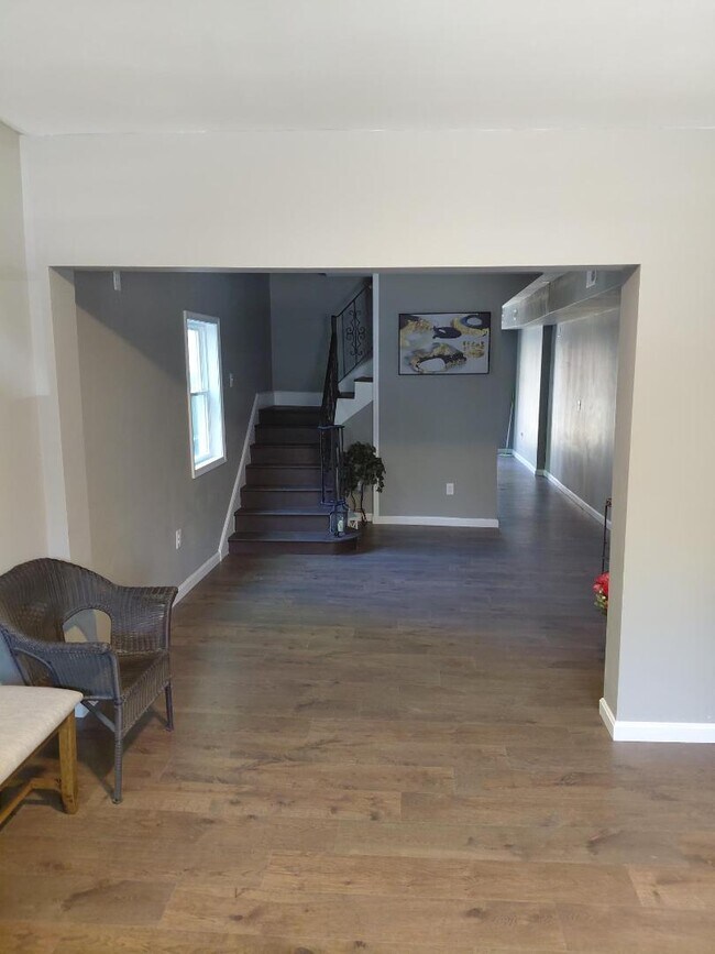 Photo - 537 N Mechanic St