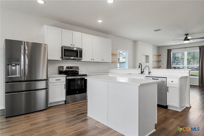 Building Photo - 209 Villars Dr