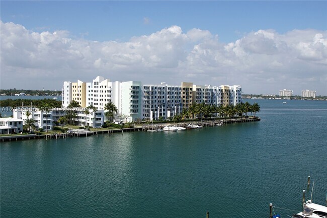 7928 East Dr Unit 701