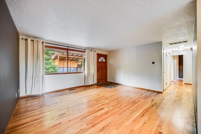 Photo - 1825 Davis Rd