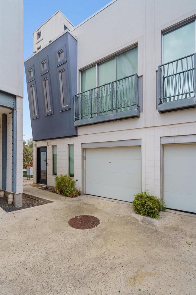 Photo - 4801 S Congress Ave