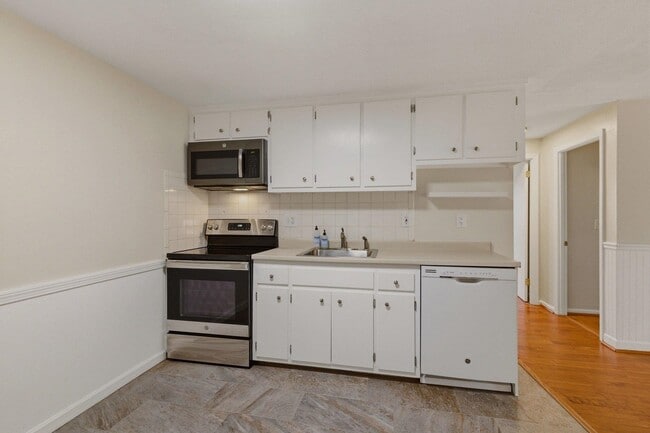 Photo - 559 Sagamore Ave Unidad 15