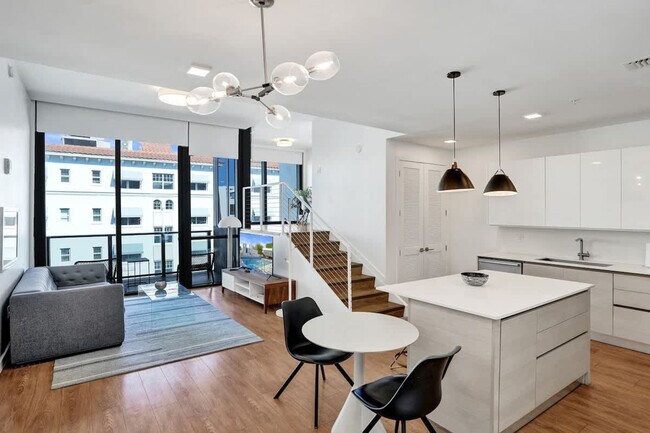1220 17th St Unit SI FL5-ID1503934P