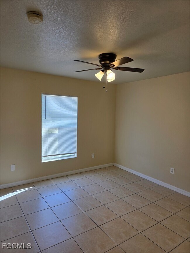 Photo - 127 Ivan Ave S