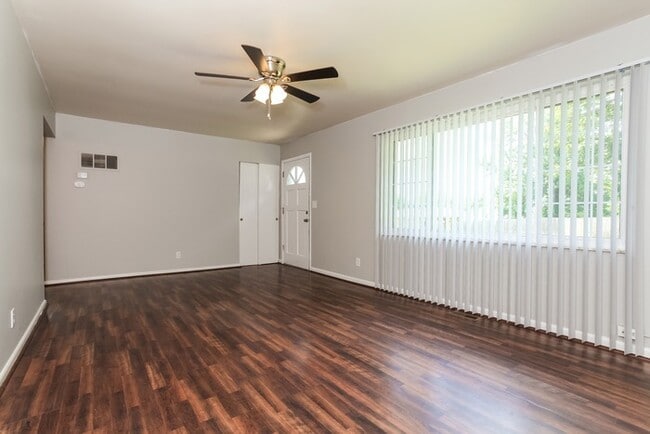 Photo - 70 Edgecombe Dr