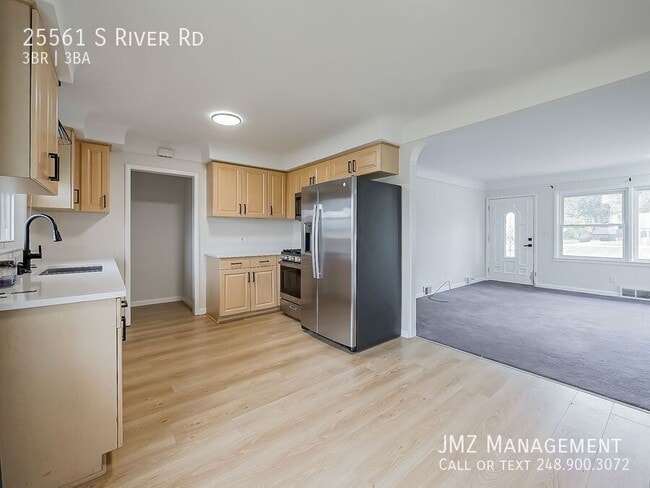 Photo - 25561 S River Rd