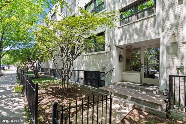 Photo - 1524 Independence Ave SE Unit 303