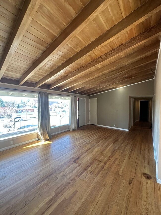 Photo - 3 BEDROOM 1.5 BATHROOM SINGLE FAMILY HOME