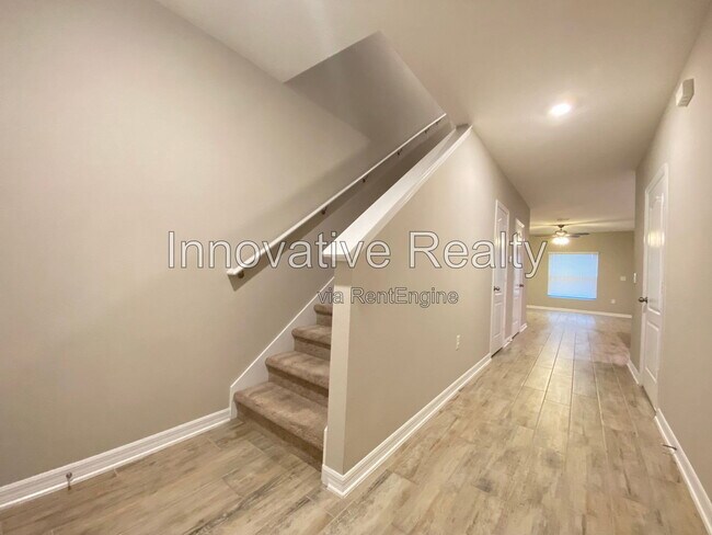Photo - 302 Cedar Bark Ln