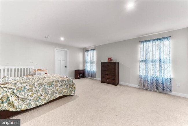Photo - 305 Goodwick Dr