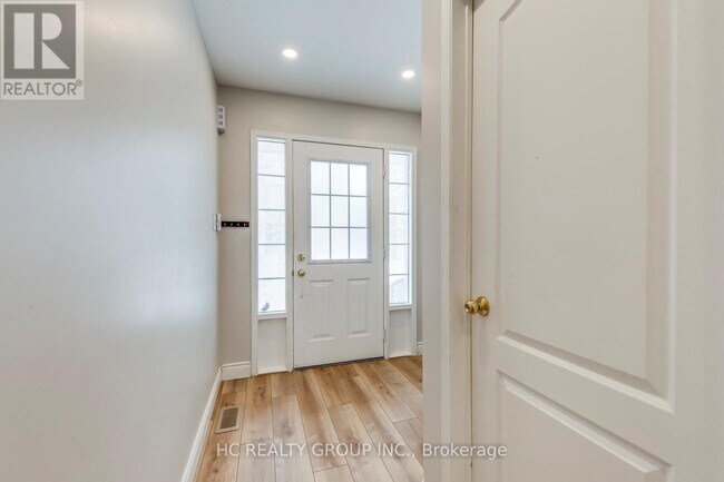 Photo - 1489 Heritage Way