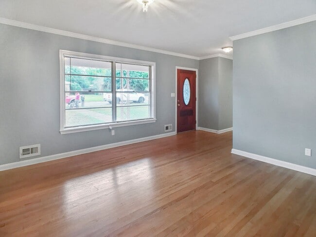 Photo - 1208 38th Ave E