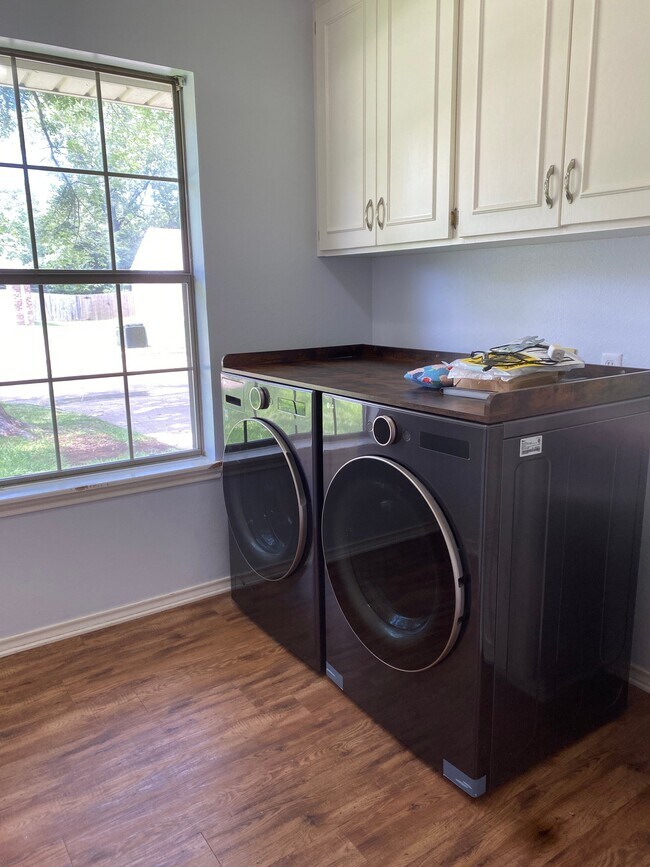 Photo - 5606 Cliffwood Dr