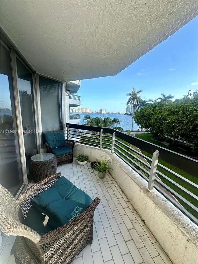 Photo - 19101 Mystic Pointe Dr Unit 302