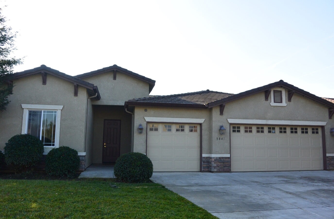 Large home in SE location. Walnut and McA... - Large home in SE location.  Walnut and McA...