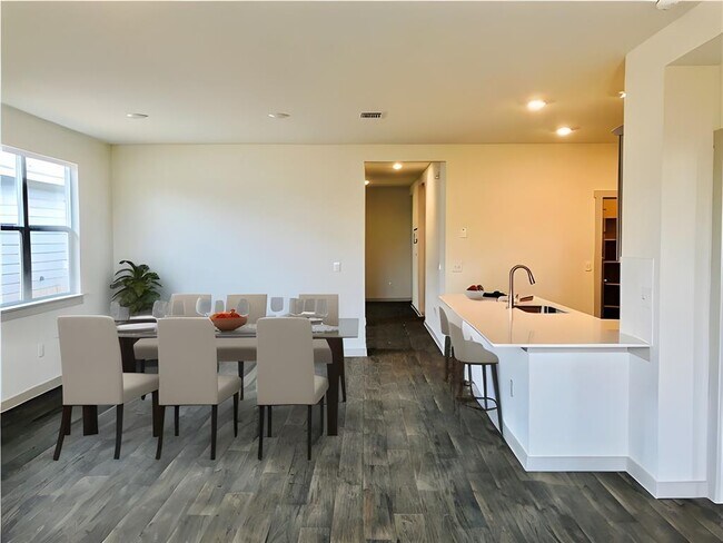 Photo - 3017 Louris Ln