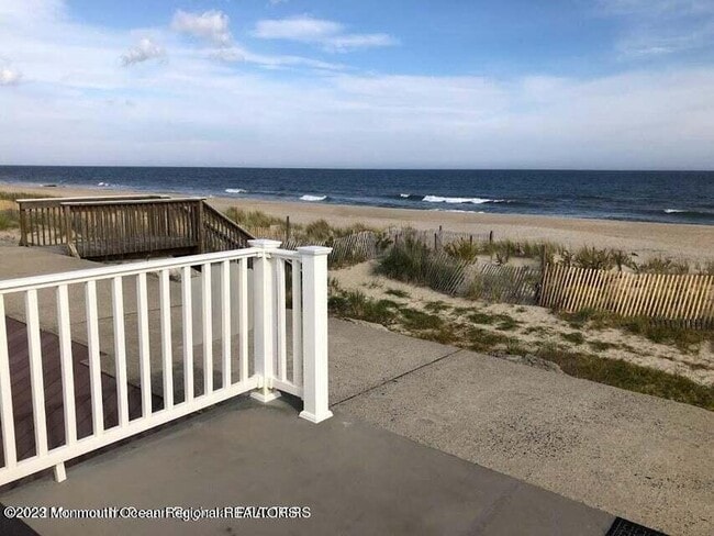 Building Photo - 1201 Ocean Ave Unit 4 - WINTER Rental