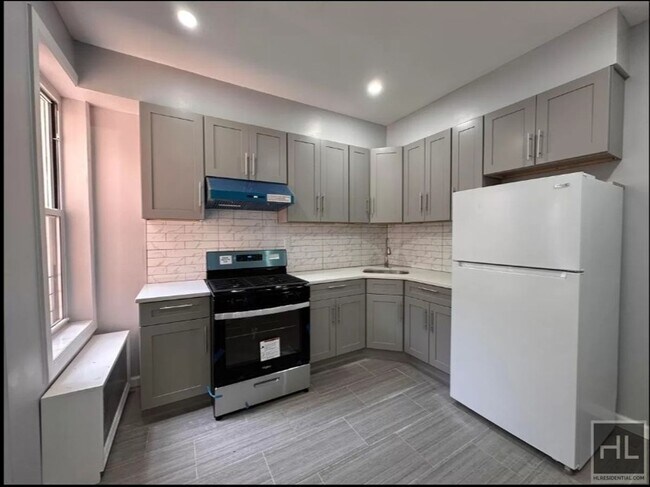 MIDLAND AVENUE - MIDLAND AVENUE Apartment Unit 2