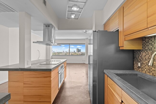 Photo - 5000 Montrose Blvd Unit 16B