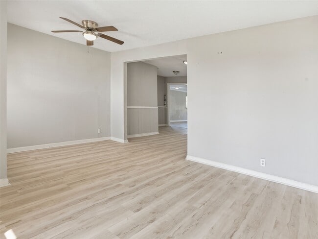 Photo - 1114 W 11th St