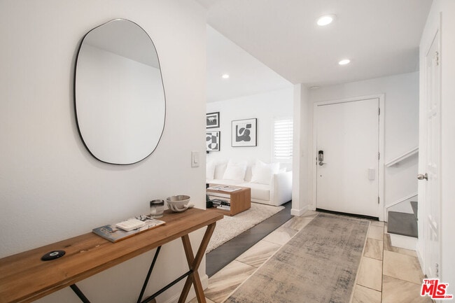 Photo - 831 Westbourne Dr