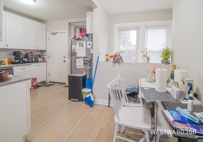 Photo - 3656 W Eddy-1 Unit 1