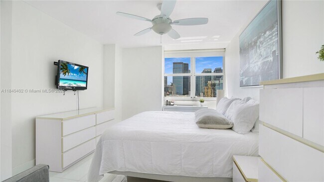Photo - 770 Claughton Island Dr Unidad 1502