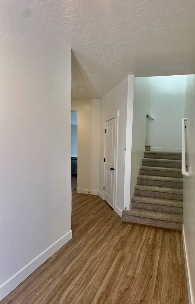 Photo - 5709 S Weehawken Ln