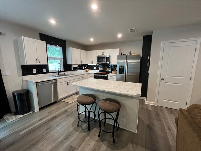 Photo - 131 Sarnesfield Wy