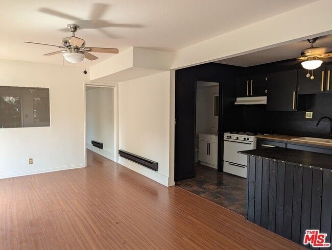 Photo - 1323 N Olive Dr Unit 23G