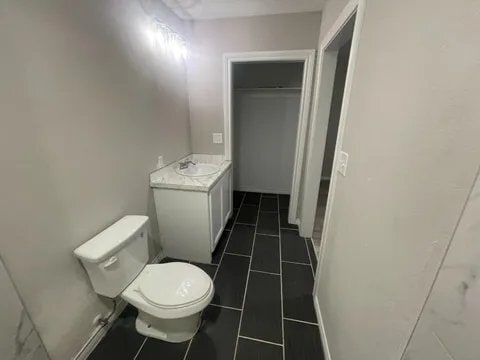 Photo - 4216 42nd St