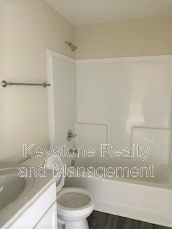 Photo - 129 Mace Ln