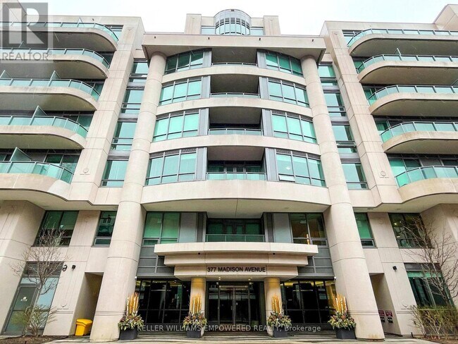 Photo - 377 Madison Ave Unité 307
