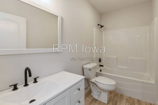 Photo - 6810 Bright St