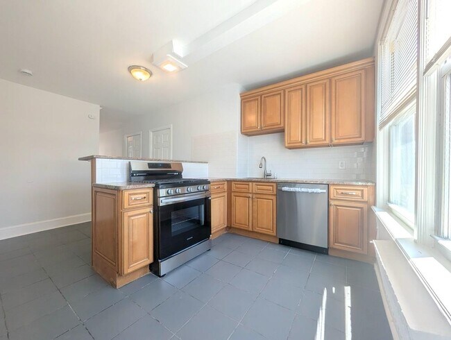 Photo - 69 Beacon Ave Unit 3