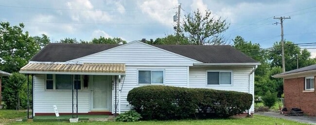 Building Photo - 3 Bedroom! Available Now!