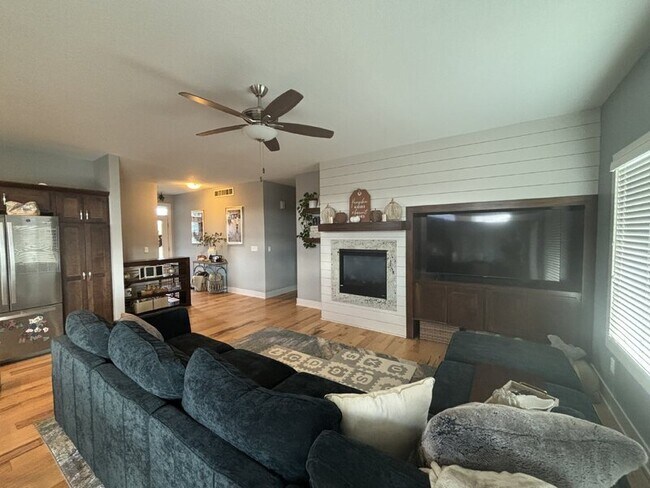 Photo - 580 NE Bowman Dr