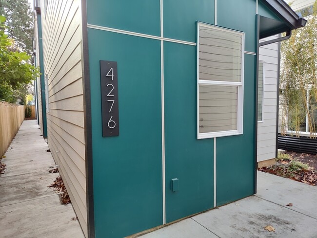 Photo - 4276 NE Going St