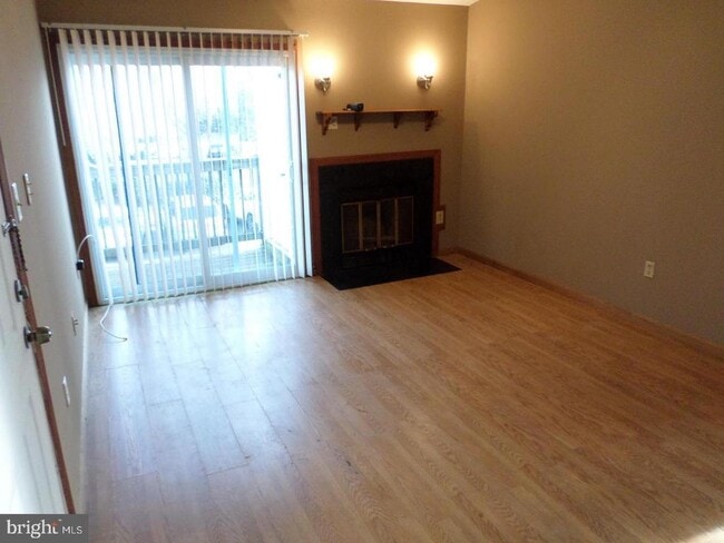 Building Photo - 8623 Beekman Pl Unit 23C