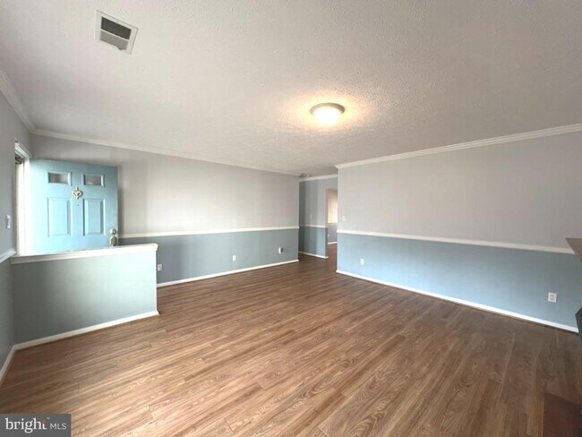 Photo - 8220 Grainfield Rd