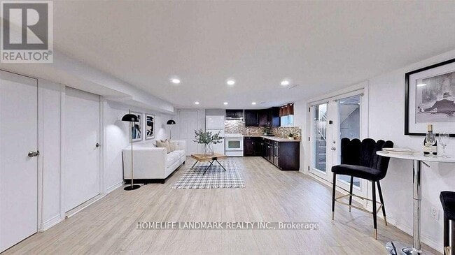 Photo - 8 Clydebank Blvd