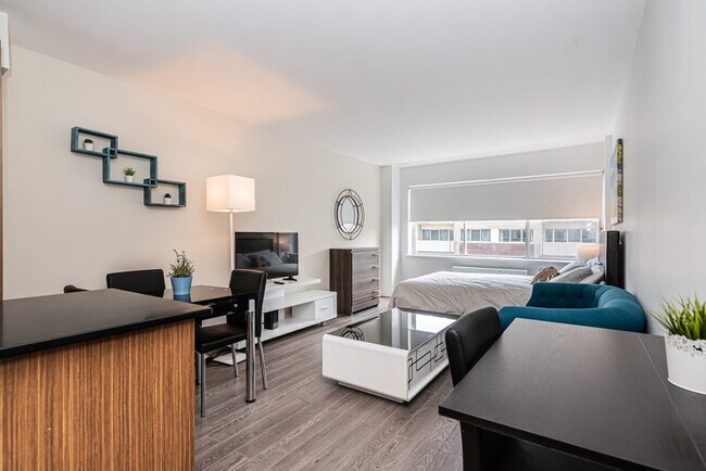 Photo - 3527 Rue de la Montagne Unit ID1261783P