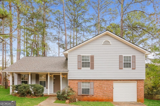 Building Photo - 2453 Crestdale Cir SE Rental