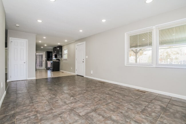 Photo - 2415 Lynnfork Ave