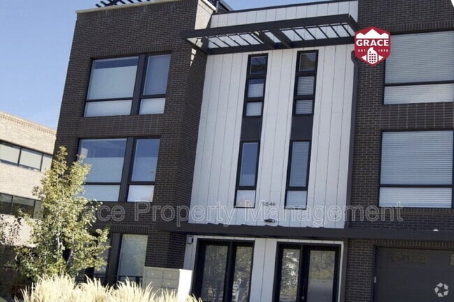 Building Photo - 5546 S Sycamore St Rental