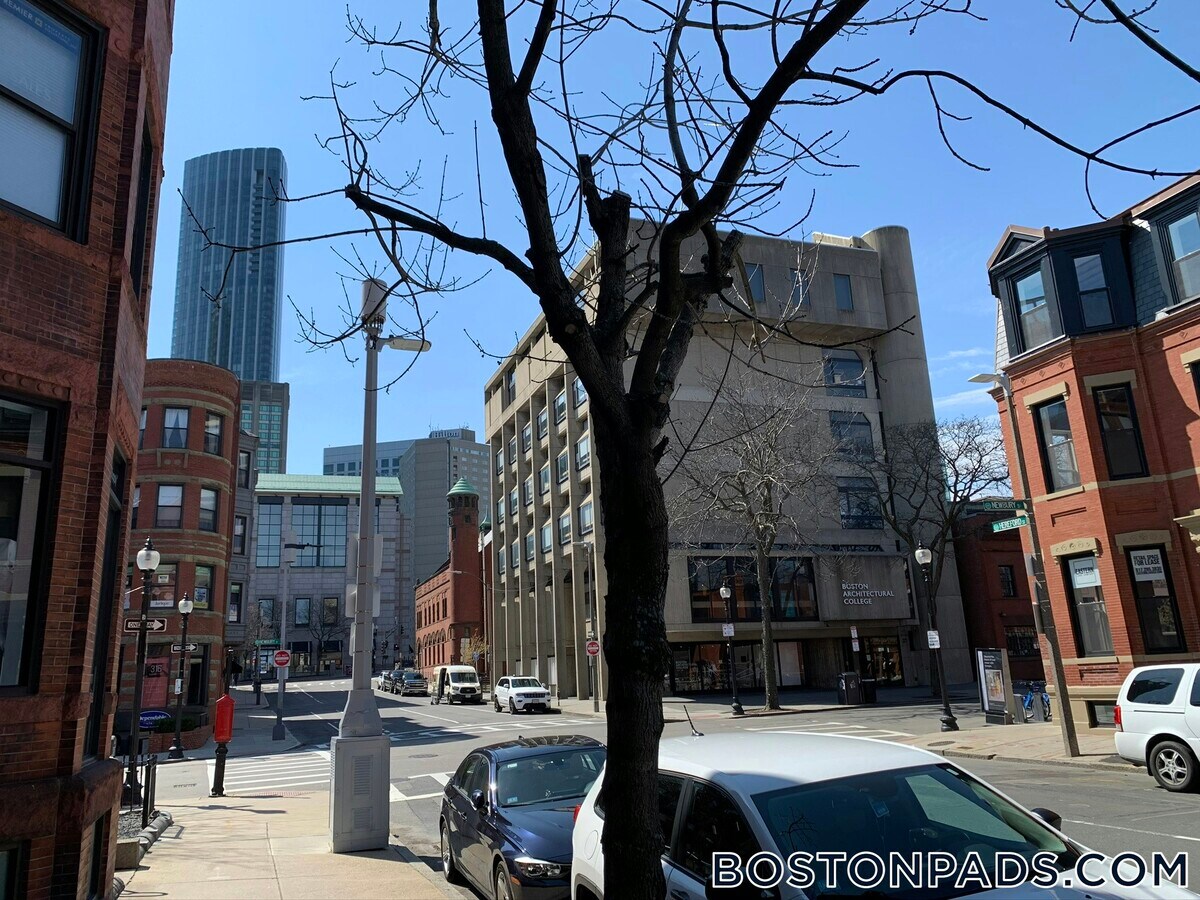 Photo - 48 Hereford St Unit 1