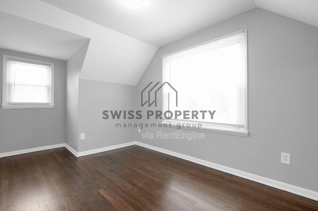 Photo - 2229 Middlehurst Dr