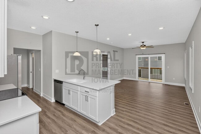 Photo - 5638 Fernwood Dr