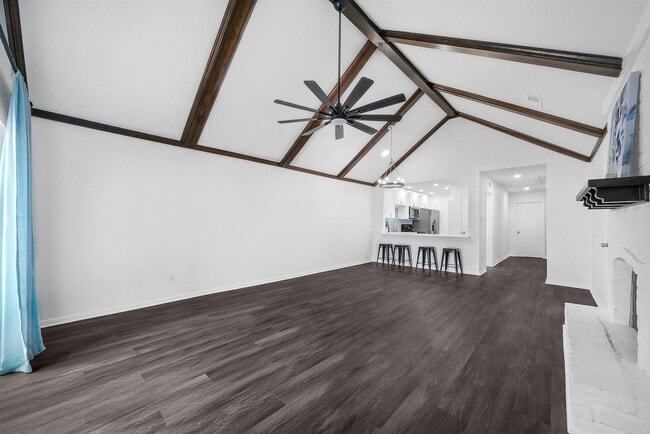 Building Photo - 2908 Camelot Ln