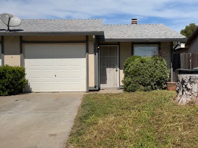 Building Photo - 5113-5115 Shell Street Unit 5115